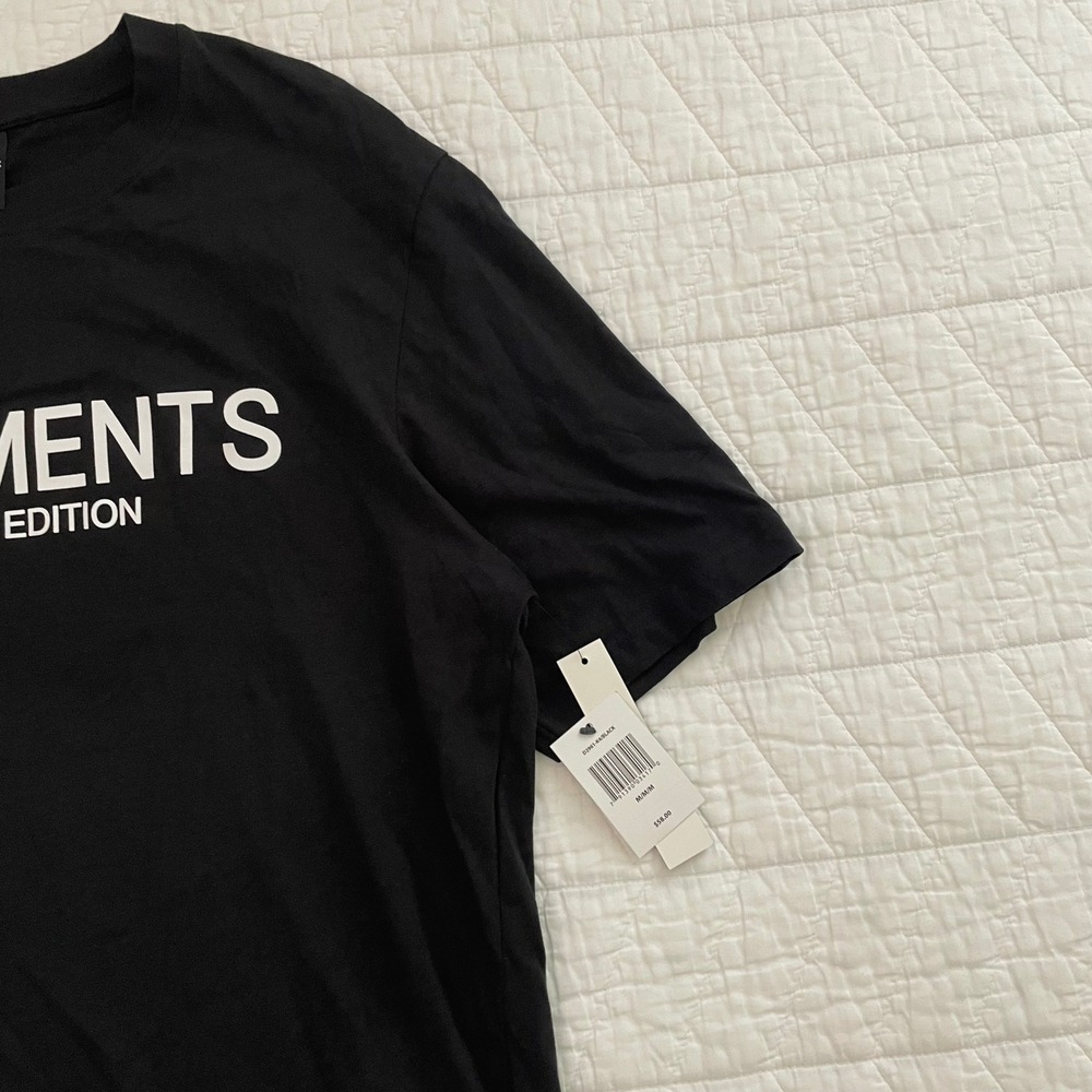 Vetements Limited Edition Mens Black Graphic T-Shirt Size Medium NWT D2961-K4 - Picture 4 of 9